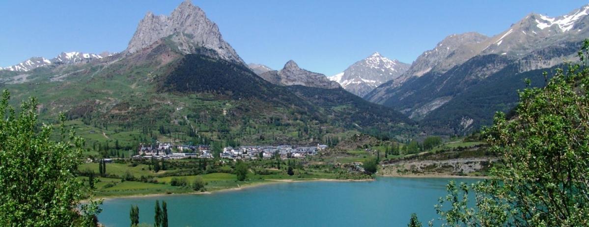Bajo Con Terraza Y Vistas A Las Montana En Formigal Eksteriør bilde